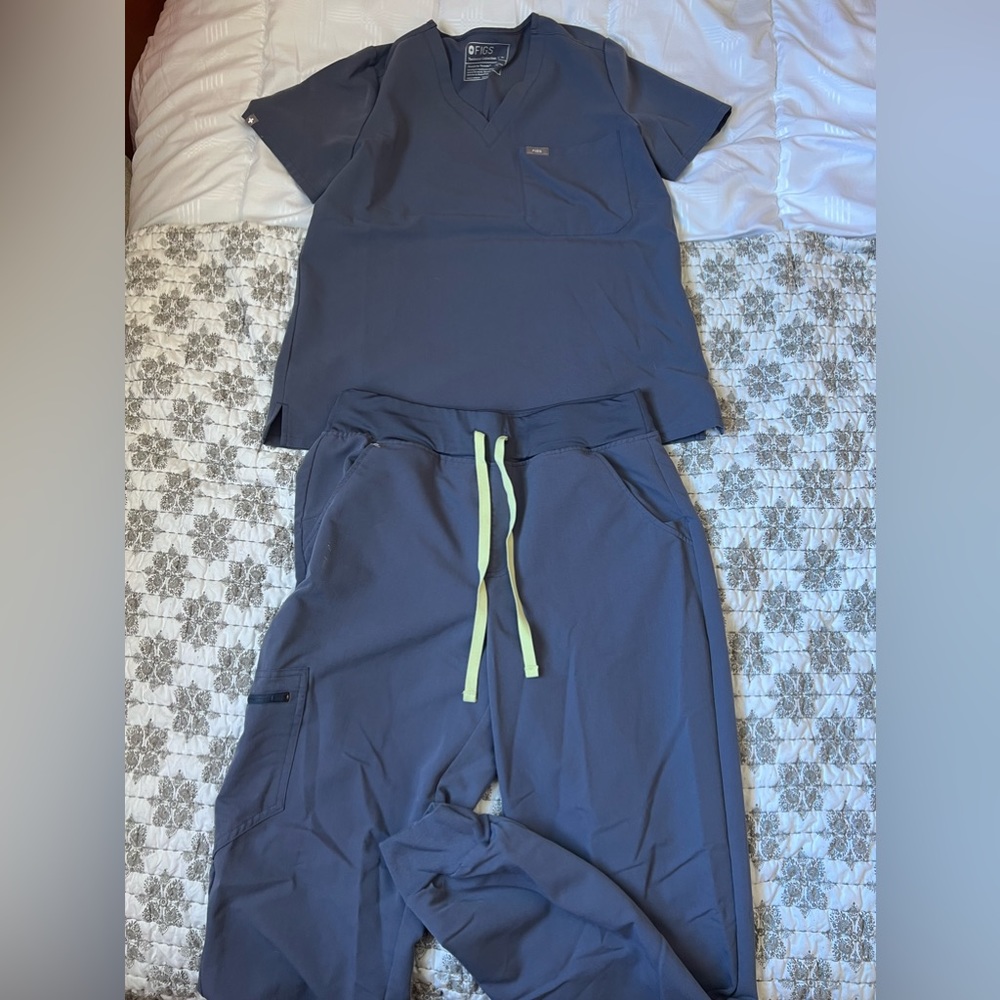 Womens figs scrubs